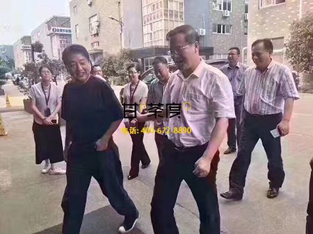 昨天下午，杭州市委常委、余杭区委书记毛溪浩同志等一行领导到访甘茶度总部——博多。