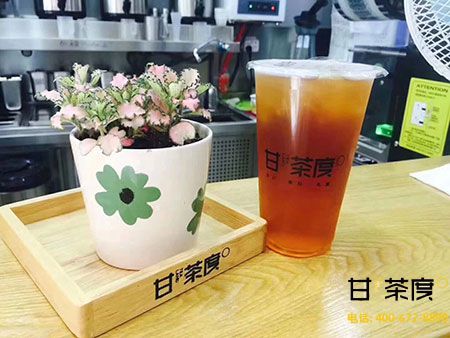 开甘茶度奶茶店店店店店店加盟店赚钱吗？