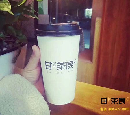 创业甘茶度奶茶店店店店店店的女性比较多吗？