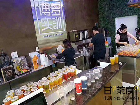 学校附近奶茶店