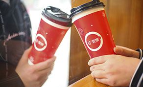 开奶茶店一天能卖200杯吗?