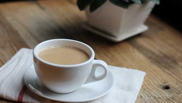 初级难度的姜汁奶茶做法 在家轻松完成